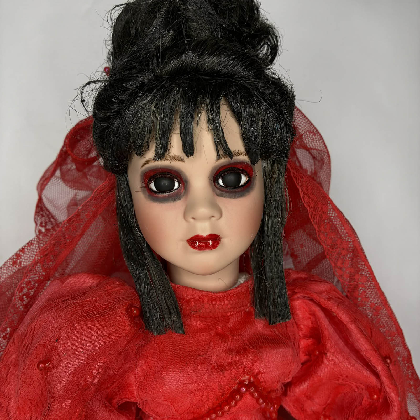 Erika's Emporium Lydia Deetz Red Wedding Dress Doll