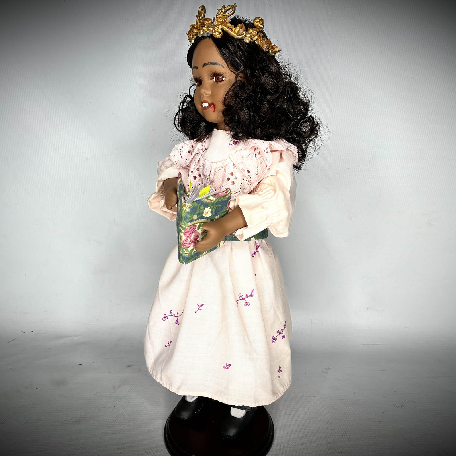 Gothic Claudia Collectible Doll From Interview With The Vampire